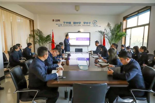 Z6尊龙凯时活动结束后组织“差距会” Z6尊龙凯时活动结束后组织“差距会”